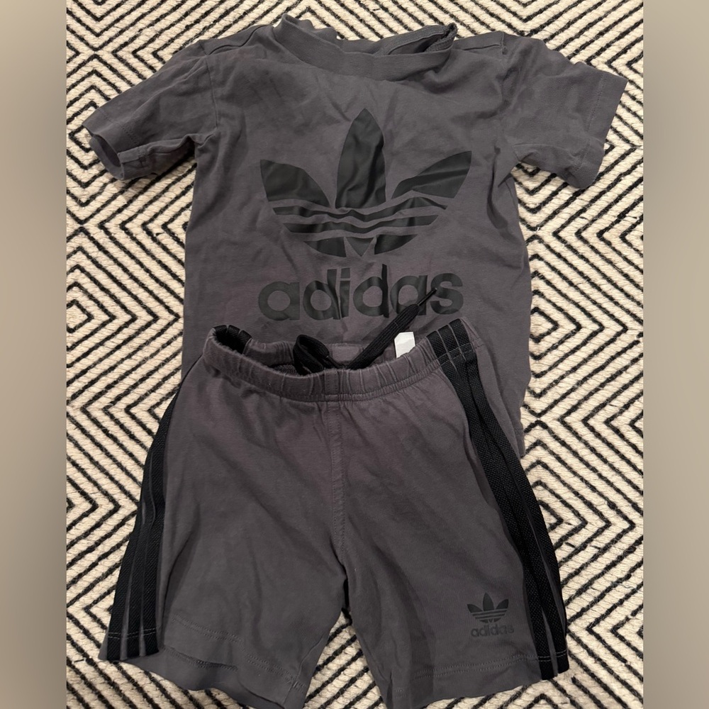 Adidas set 2T